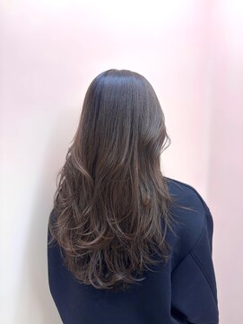 ルーム シンサイバシ(room shinsaibashi) 【room心斎橋/竹田鈴花】柔らかく動く、大人のレイヤーカット