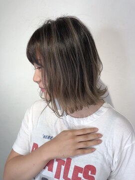 アンダーバーホワイト 高槻店(_WHITE) 【ハイライト】グレージュカラー◎