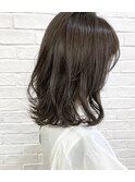 グレージュ×ミディアムヘア☆