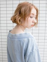 ルティア(Lutia)&nbsp;小顔ヘア クリアベージュ　ぱっつんボブ