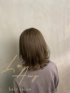 レアング(LeAng) #レイヤーボブ #カーキベージュ