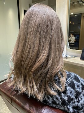 エイト 上野店(EIGHT ueno) ミルクティーベージュ