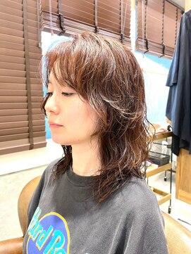 ボタニカル(BOTANICAL) 無造作レイヤーパーマ シースルー斜めバング ハイトーンブラウン