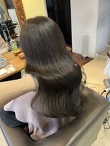 ロア 中目黒(loa)&nbsp;レイヤーロング/グレーベージュ/黒髪/前髪パーマ[中目黒]