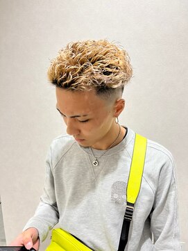 ベルクロー バイ アリープ(Bel.crow by ALEAP) スキンフェード/ハイトーンカラー/ブリーチデザイン/ニュアンス