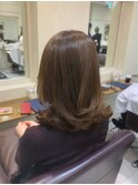 外ハネくびれミディアム