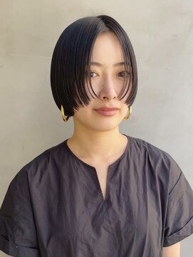 シエカ(CIECA.) イメチェン/ホワイトブロンド/外ハネボブ/美髪/ワイドバング