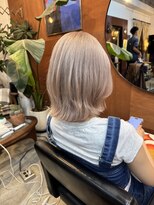 チャプター 問屋町(chapter)&nbsp;ケアブリーチホワイトミルクティーカラー顔まわりレイヤーカット