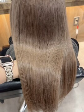 ビュー フクオカ(VIEW FUKUOKA) 透明感たっぷりミルクティーベージュ