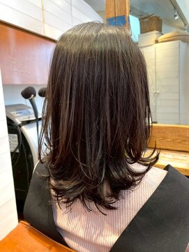 DAMANI 表参道 髪質改善/ヘッドスパ/ハイライト/白髪染め/白髪ぼかし/縮毛矯正 似合わせカット/ミディアムレイヤーカット[表参道駅]