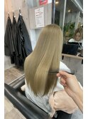 ミルクティーベージュ