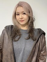 ムーン バイ ケンジ(moon by KENJE)&nbsp;asuna/ロングレイヤー/雰囲気メイク/ハイトーン