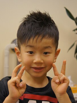 カプリヘアーデザイン(Capri Hair design) キッズアシンメトリー