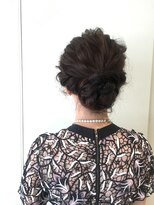 ピエドプールポッシュ(PiED DE POULE POCHE)&nbsp;トップを引き出したまとめ髮