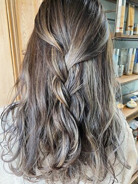 ベニヤボンドストリート(Beniya BOND STREET) 20代・30代×3Dレイヤー×ミックスカラーバレイヤージュ