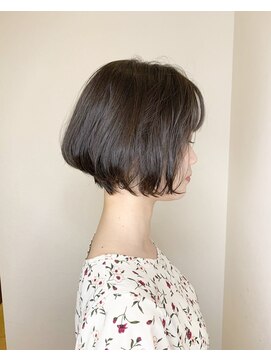 フロート 小阪店(float) くびれショート_エアリーミディ 黒髪 ホワイトアッシュ