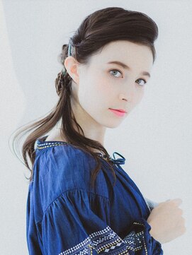 ティファ 二子玉川(Tiffa) ブルージュワンレンフェザーロング