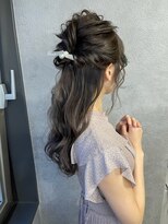 アイユー(ii+U)&nbsp;インスタ【sosohase】ハーフアップアレンジ　イルミナカラー