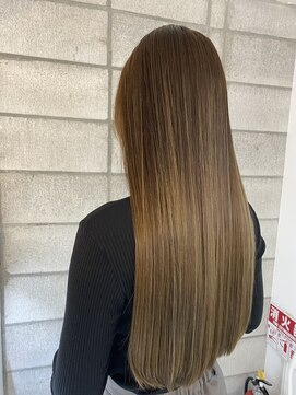 ビンナ(BINNA) たっぷりハイライトの艶々ロングヘア