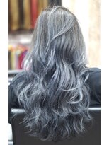 ココバイファニック(Coc. by funic)&nbsp;ブリーチ×ネイビーカラー　 【関内】