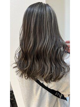 サロンドディバース(Salon de DIVERSE) ミディアムレイヤー/コントラストハイライト