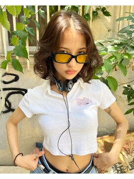 アデ オモテサンドウ(ade omotesando) ニュアンスパーマとレイヤーで作る海外トレンドヘア