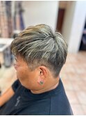 刈り上げホワイトシルバーアッシュマッシュ