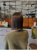 切りっぱなしボブ×オリーブベージュ