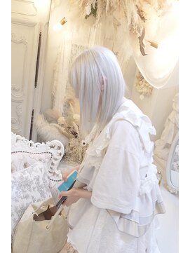 アルモワール(Armoire) ホワイト/ホワイトブロンド/ブロンド/ケアブリーチ/複雑履歴修正