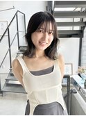 20代30代くびれヘアミディアム外ハネ韓国風顔周りカット