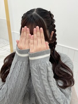リルミー(Lilme) 【ヘアメ】編み上げ編みおろしハーフツイン♪_ユウ