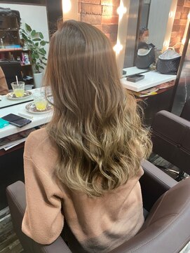 ヘアー リードレス(hair Re:dress) アッシュブラウン×ナチュラルグラデーション×ふんわりロング