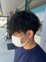 リット×ベリエ(Lit.×belier)&nbsp;ツイストスパイラルパーマ波巻きスパイラル刈り上げマッシュ