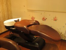 エージェーヘア(AJ HAIR)の雰囲気（楽な姿勢でぐっすり眠れるシャンプーブース♪）