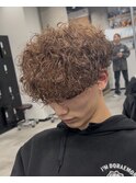 プードルパーマ　ツイストスパイラル眉カットメンズパーマ