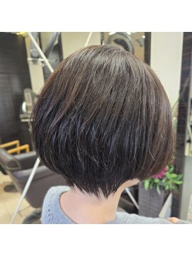 アンジュールクレア(UN JOUR CREA) ショートボブ