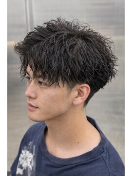ウィールールピヴォクロス(WE RULE pivot cross) メンズ/カルマパーマ/アップバング/刈り上げ/毛流れ/無造作