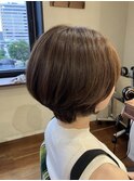 20×30×40代×ラベンダーアッシュ×ツヤ髪ショートスタイル