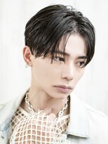ベーア(Bar)&nbsp;ナチュラルセンターパートコンマバングツーブロック刈り上げ