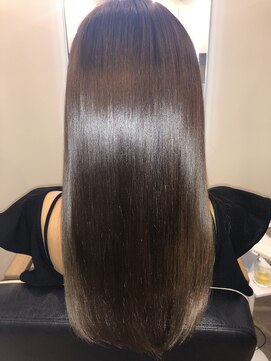 アールサロン アオヤマ(Rr SALON AOYAMA) プラチナミネコラストレート