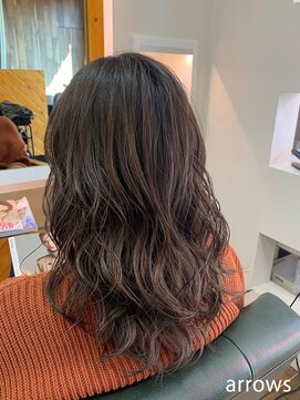 フィー 東川口店(fee) 抜け感のある柔らかベージュ