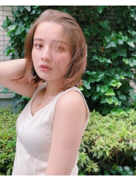 シー バイ ロンド 新宿(Sea by Lond) かきあげ前髪のミルクティースリークボブ♪