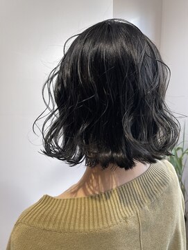 リアン(Lien) Lien☆ネイビーブラック×切りっぱなしボブ