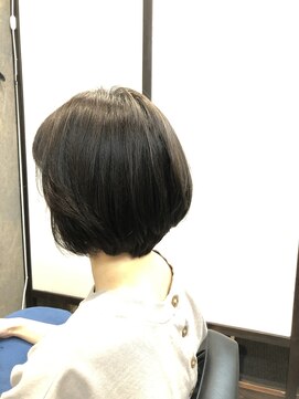 モンレーヴ(monreve) 前下がりボブ