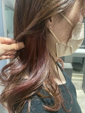 ビーヒアナウ 金沢県庁店(BE HERE NOW) 【インナーカラー×ナチュラルピンク】