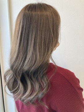 ギフト(gift) アッシュグレージュ☆ロング