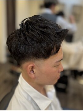 ジェイソンバーバー 2nd(JASON BARBER) 髪質改善ゆるふわフェザーショートパーマ。