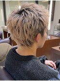 スパイキーショートツーブロックハイトーンカラー