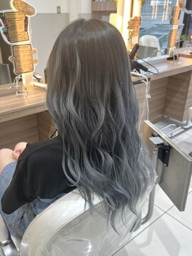 アッシュ 長津田店(Ash) グラデーションハイライト風　アッシュ系カラー