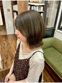 ２０代３０代４０代ミディアムボブオリーブベージュブリーチ